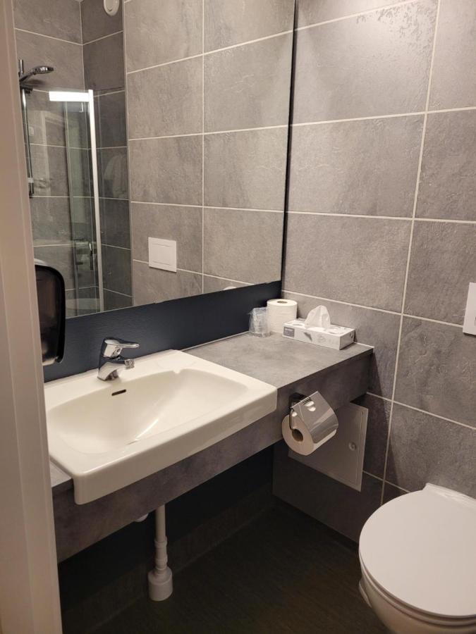 Dombas Hotel Bagian luar foto