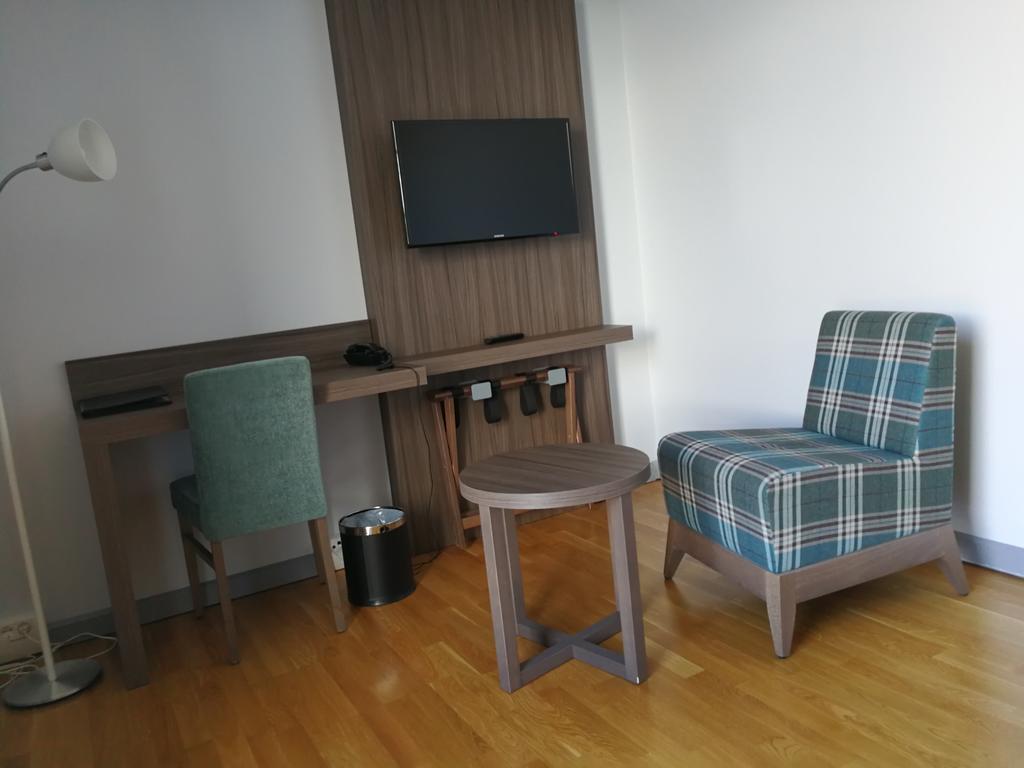 Dombas Hotel Bagian luar foto