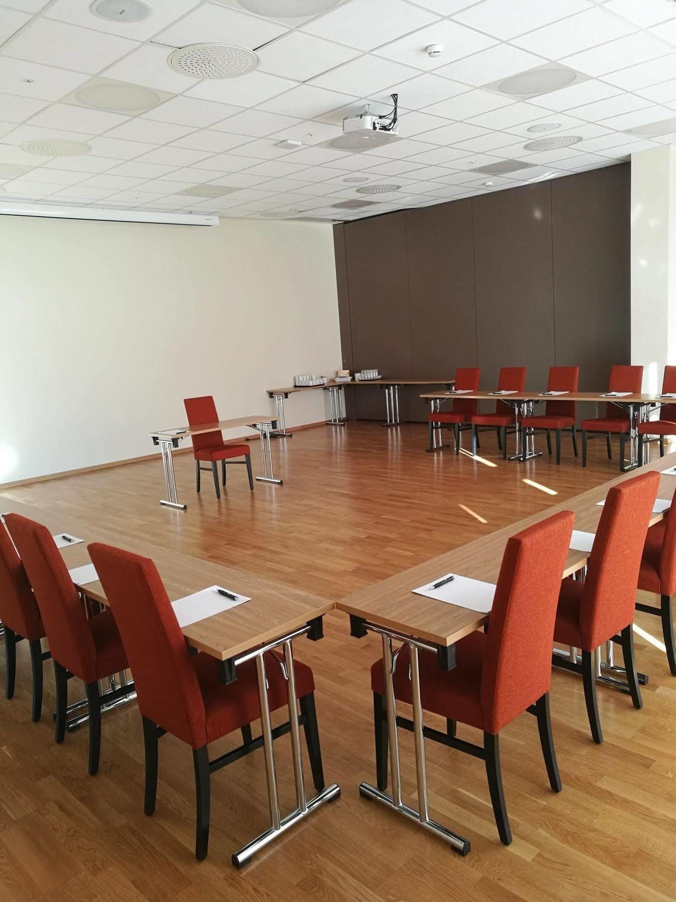 Dombas Hotel Bagian luar foto